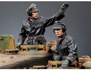 SS Panzer Commander Set(2 figs) 1/35