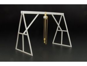 US Airfield crane