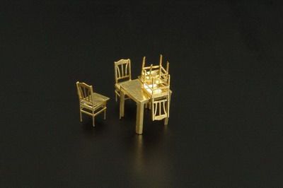 Table & Chairs