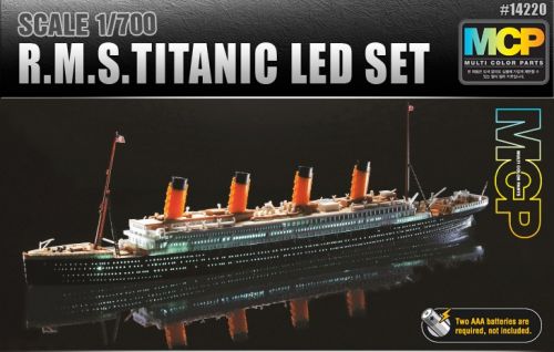 Titanic 1/700 + LED set